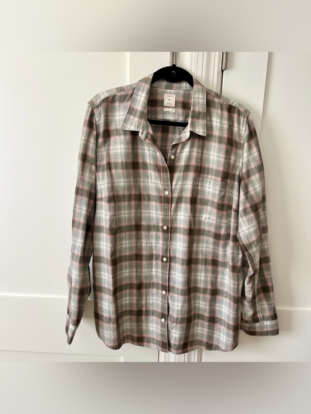 Gap The Fitted Boyfriend Plaid Button Down Shirt Gray Sz XL - Picture 2 of 16